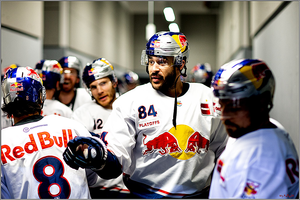 PENNY DEL Viertelfinale 4. Spiel; Duesseldorfer EG - Red Bull Muenchen; Duesseldorf, 16.04.2022